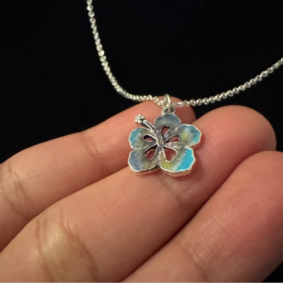 ⚜️3 for $30⚜️ Claire’s Floral Hibiscus Flower Enamel Pendant Necklace - Picture 6 of 13